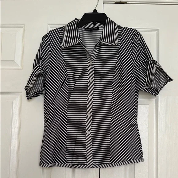 Jones New York Signature Navy & White Striped Button-Up Shirt, Size M - Picture 1 of 8